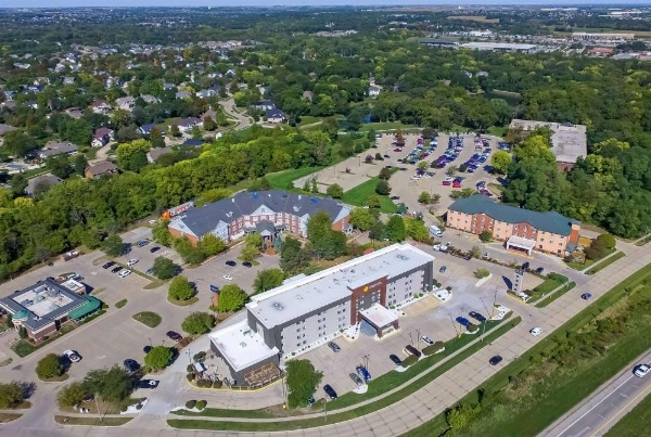 La Quinta Inn & Suites by Wyndham Des Moines West Clive image 10