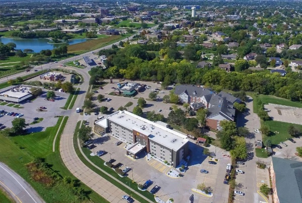 La Quinta Inn & Suites by Wyndham Des Moines West Clive image 12