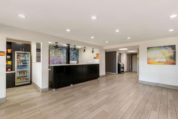 La Quinta Inn & Suites by Wyndham Des Moines West Clive image 13