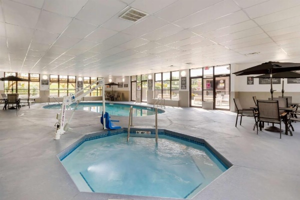 La Quinta Inn & Suites by Wyndham Des Moines West Clive image 16