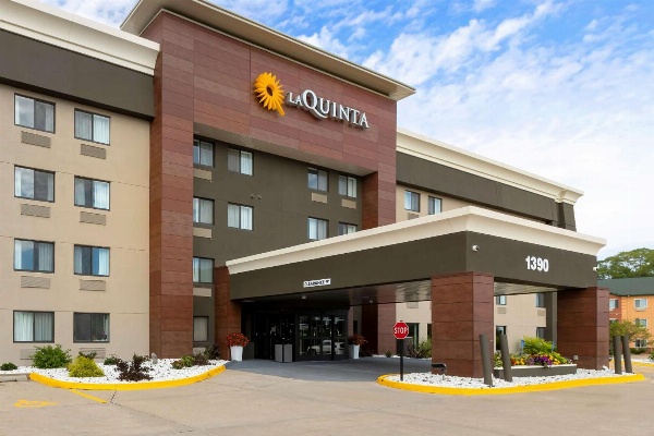 La Quinta Inn & Suites by Wyndham Des Moines West Clive Main image