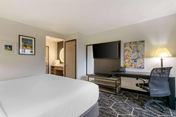 La Quinta Inn & Suites by Wyndham Des Moines West Clive image 28