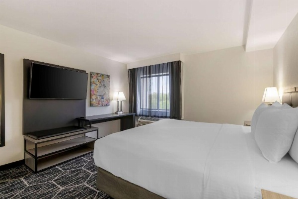 La Quinta Inn & Suites by Wyndham Des Moines West Clive image 29